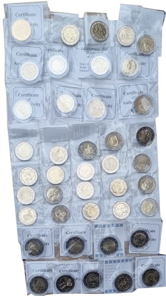 42 x 2 Euro Gedenkmünzen aus diversen Länder in Münzkapseln/Plastiktütchen