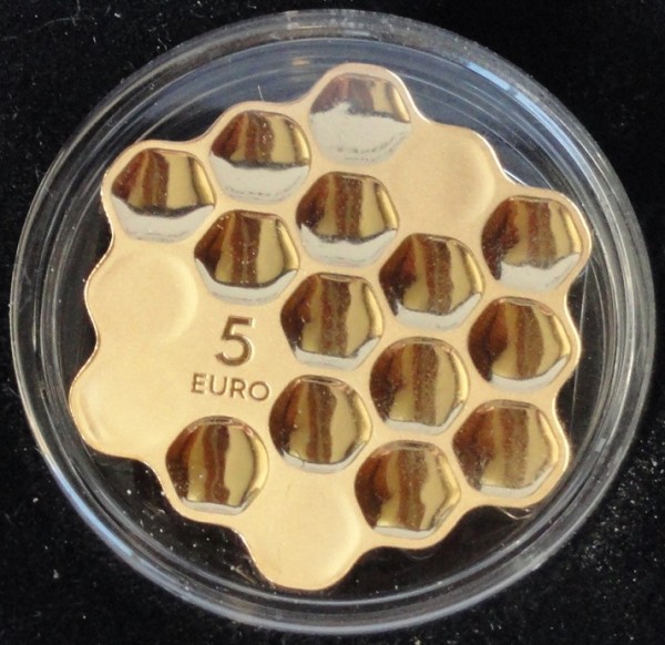 Lettland 5 Euro Honig Münze Honigwabe Honey Coin Bienenwabe 2018 Proof vergoldet im Etui